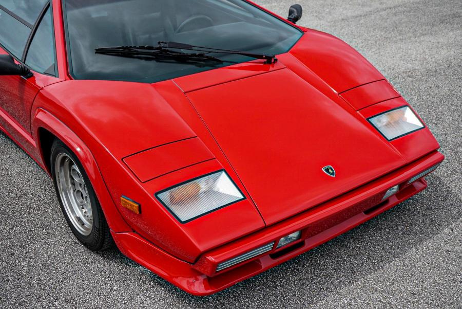 Детали экстерьера Lamborghini Countach LP5000 S Quattrovalvole 1988 года  (фото 32 из 146)